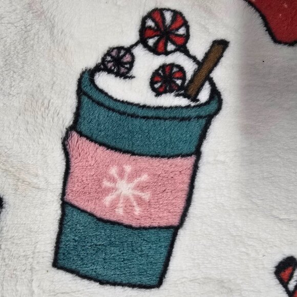 NWT Holiday Drinks Plush Throw - Picture 3 of 6